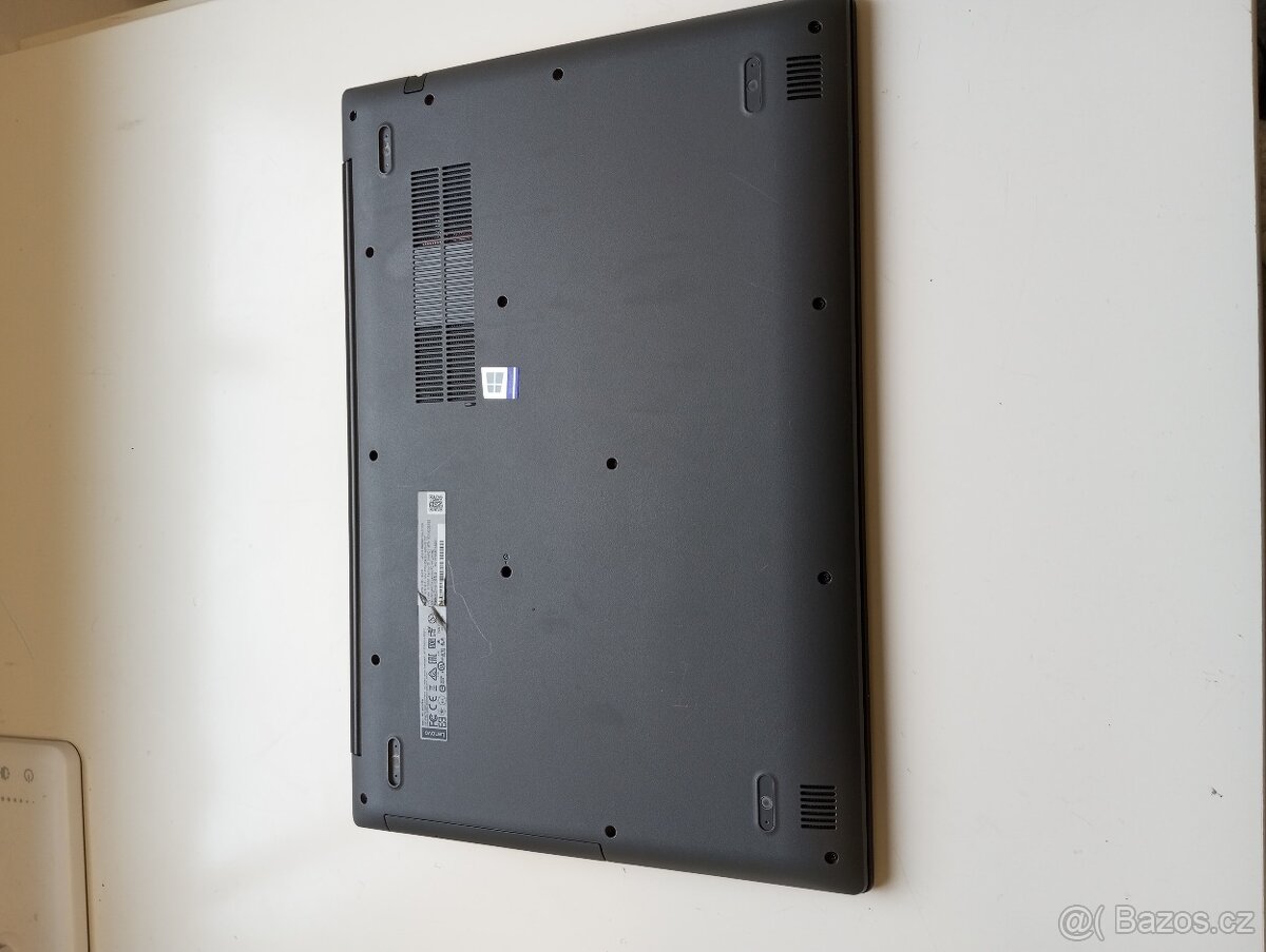 Velký notebook Lenovo IdeaPad 320-17IKB - 8