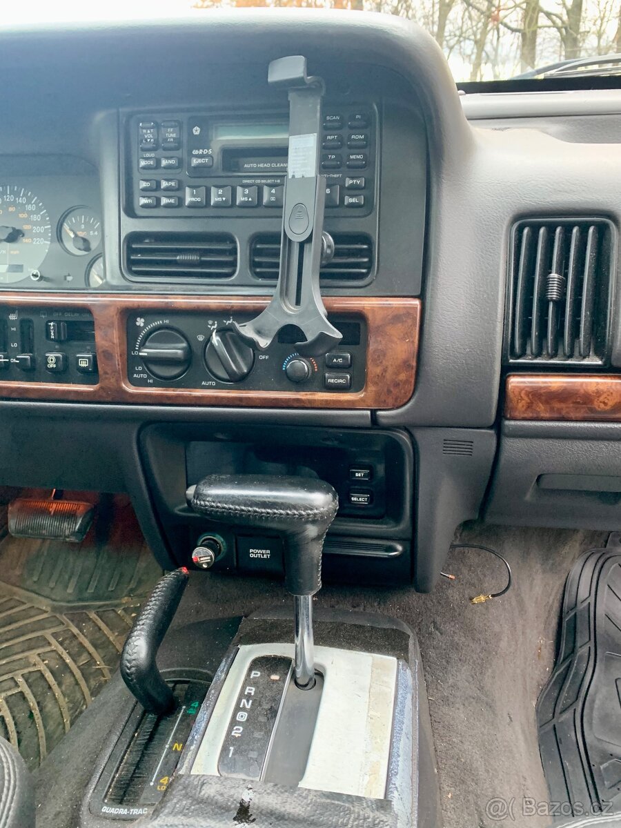 JEEP GRAND CHEROKEE ZG 5.9 - 8