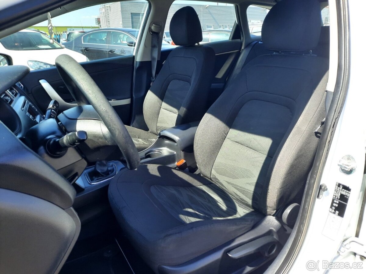 Kia Cee´d 1,4 CVVT-i KLIMATIZACEESP - 8