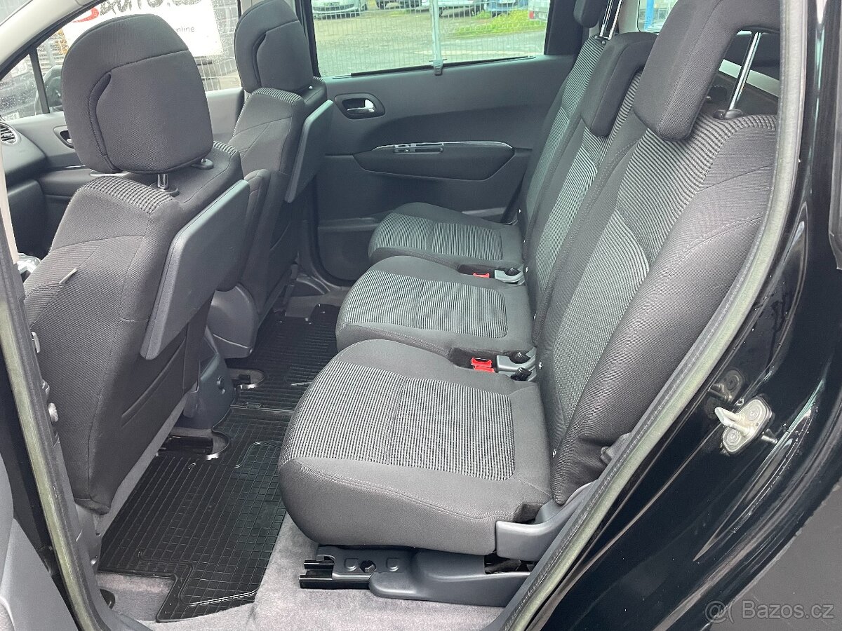 PEUGEOT 5008 PANORAMA 2.0HDI 16V 110 KW ČR 2011 - 8