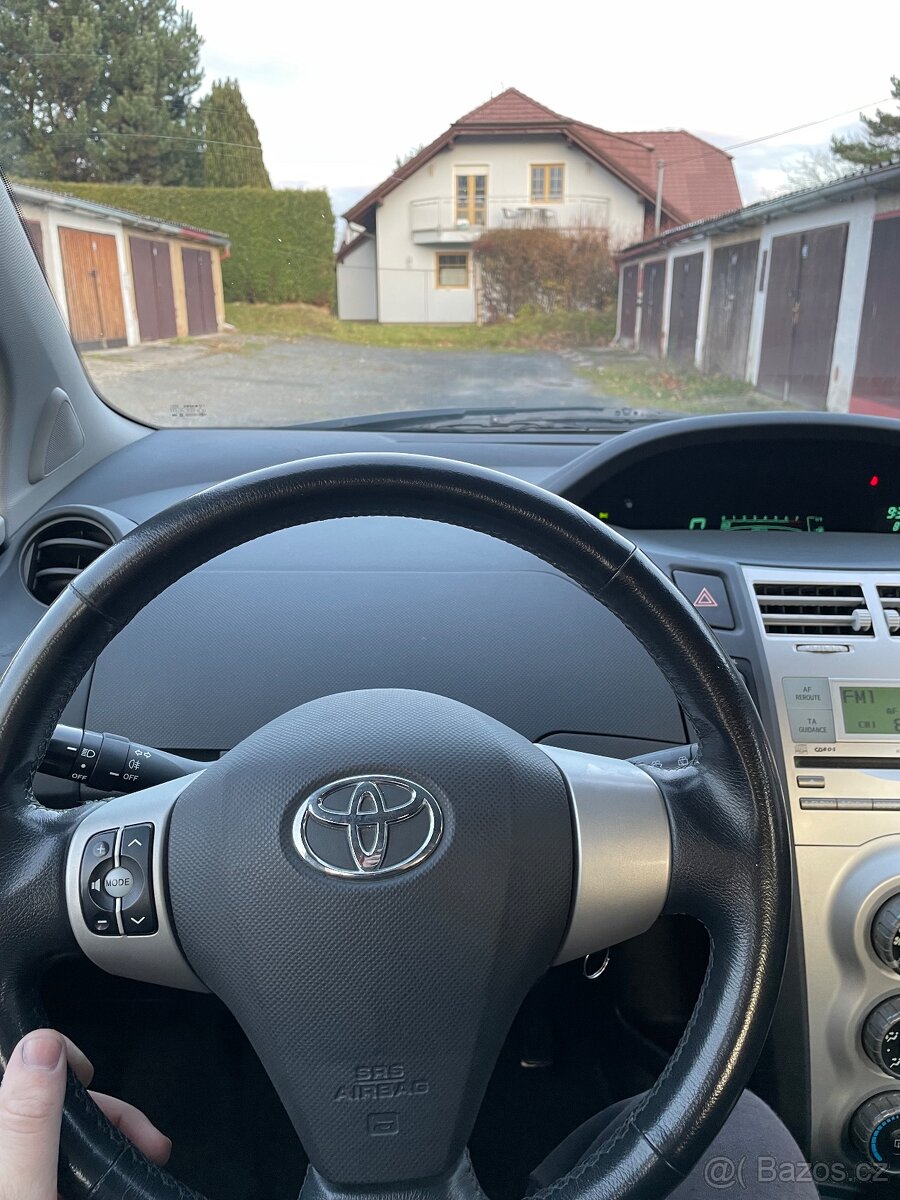 Toyota Yaris 1.3 vvti 2006 - 8
