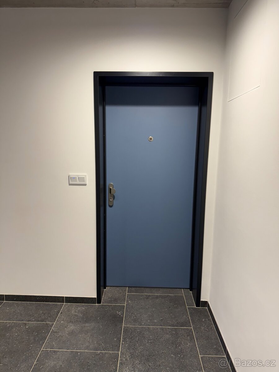 BYT-EXLUZIVNÍ 1+KK+balkon 43,88 2.pato věž A - 8