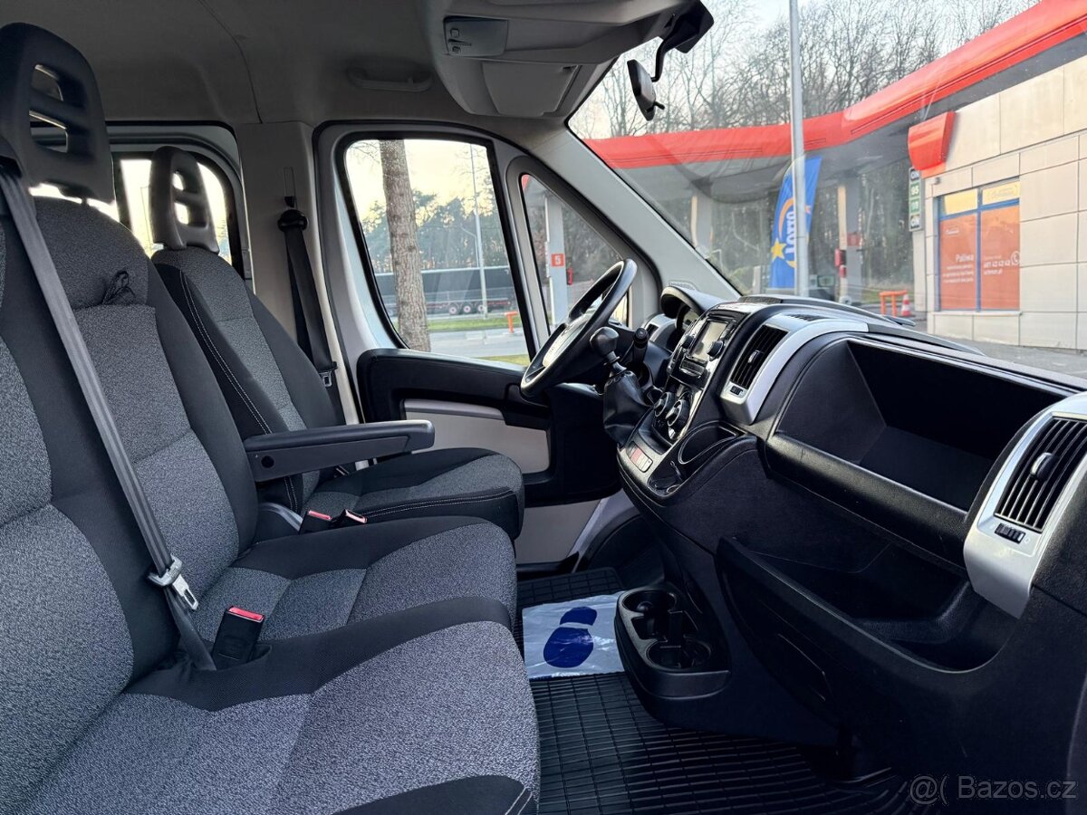FIAT DUCATO 2.3JTD 180PS 7 MÍST MAXI VALNÍK R.V.2017 - 8