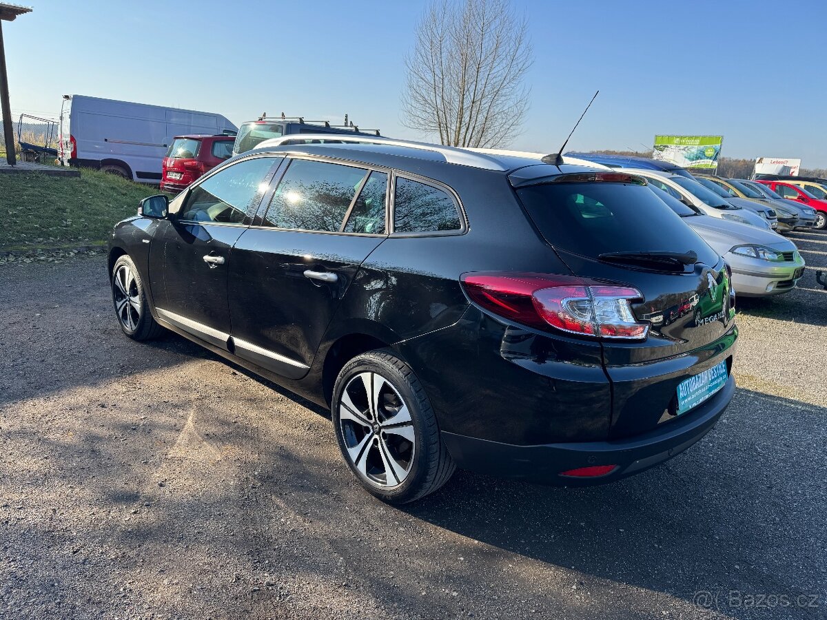 RENAUL MÉGANE 2012 KOMBI 96kw SERVISKA BOSE TOP STAV - 8