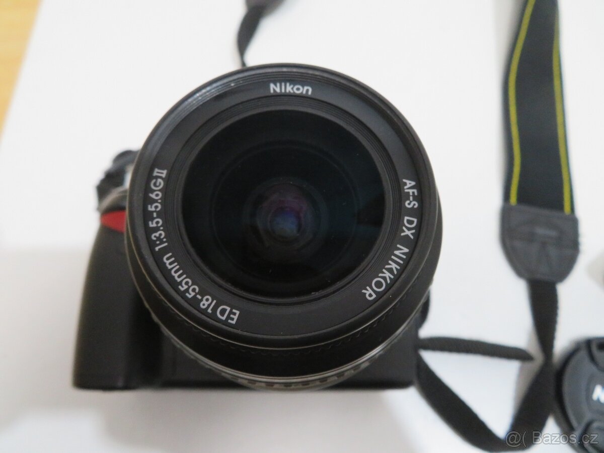 Digitální fotoaparát Nikon D40 + objektiv (závěrka 17596) - 8