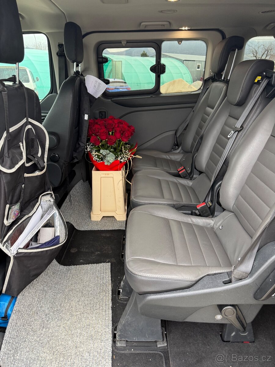 Ford Turneo Custom - 8