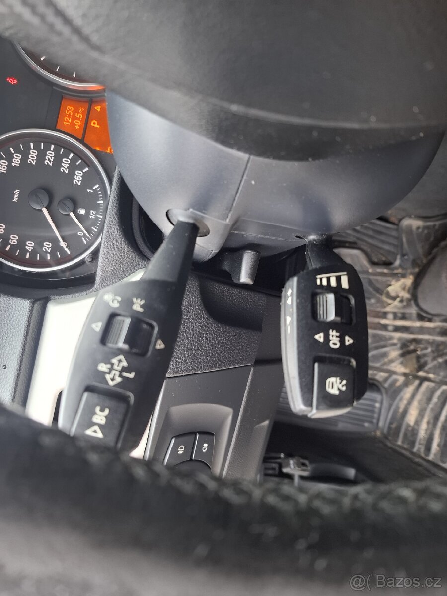 BMW e91 325xi - automat 4x4 - výborný motor - vysoká výbava - 8