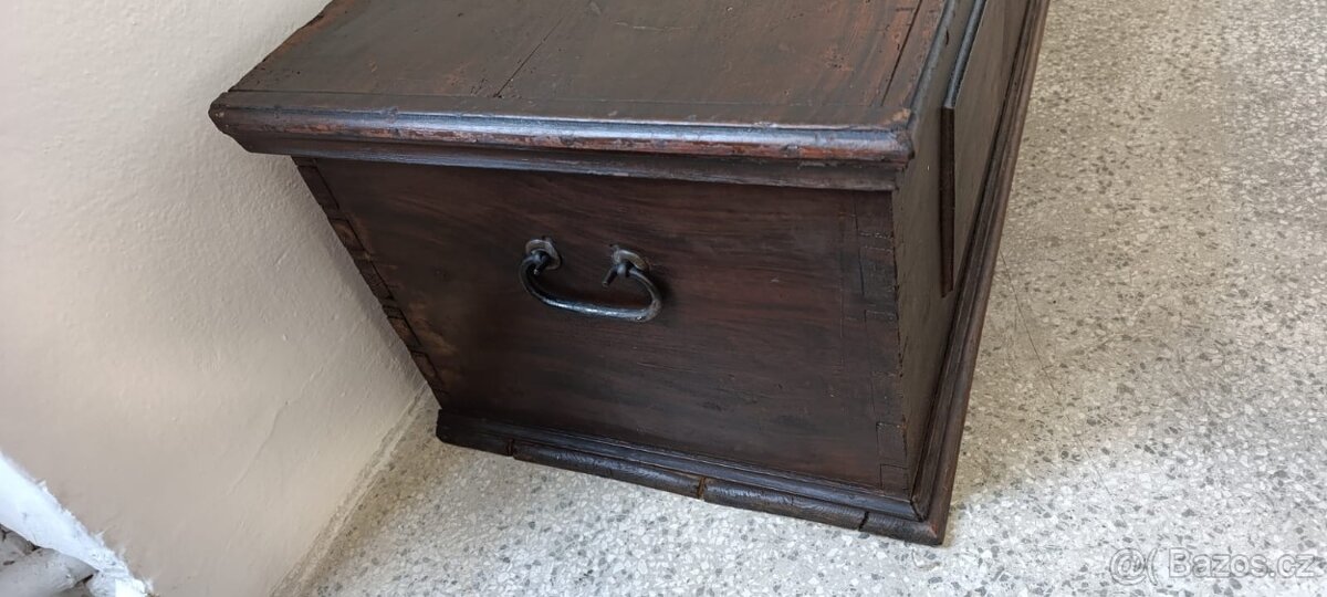 Starožitná truhla, masív, Nábytek Spříběhem - 8