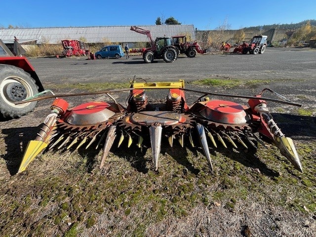 Řezačka John Deere - 8