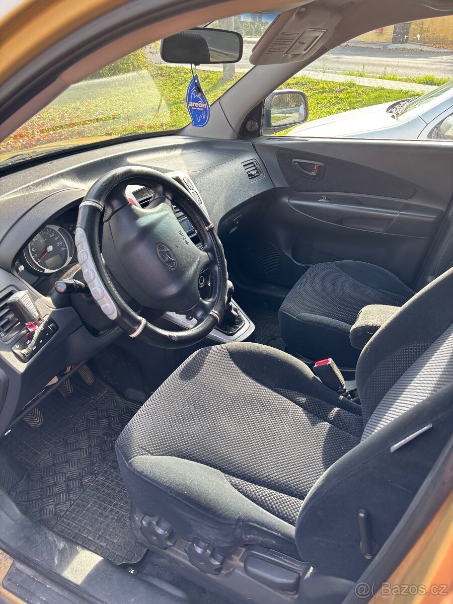 Prodám Hyundai Tucson 1,6 benzin - 8