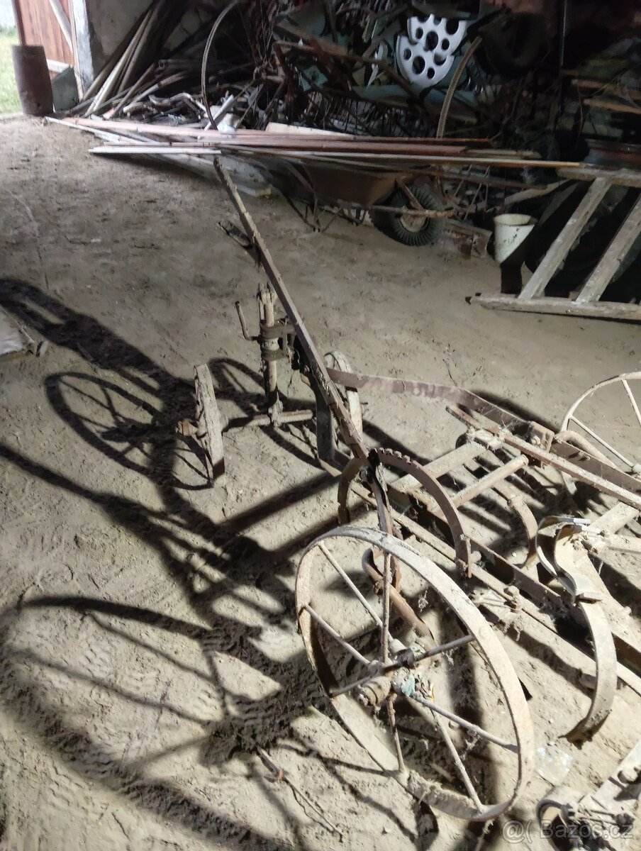 Staré zemědělské stroje - 8