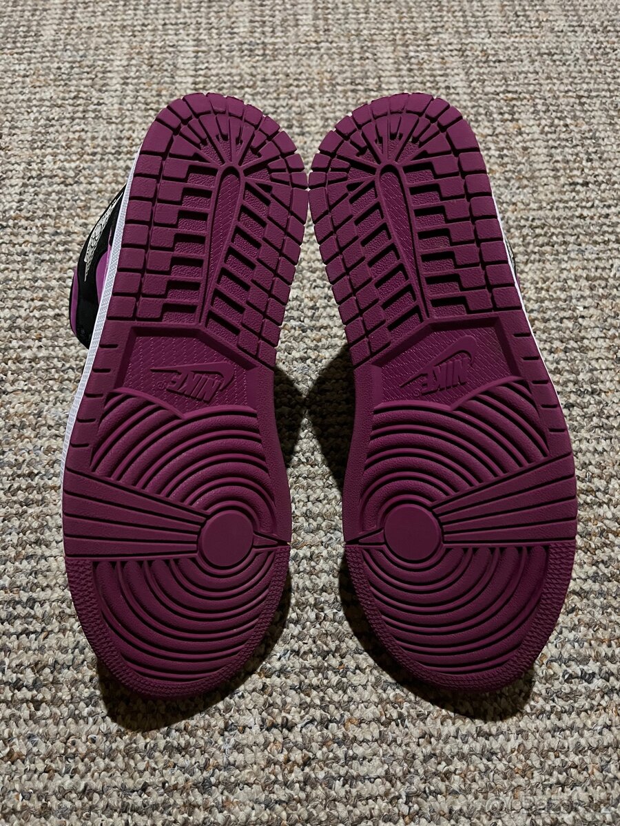 Nike Air Jordan 1 Mid Magenta - 8