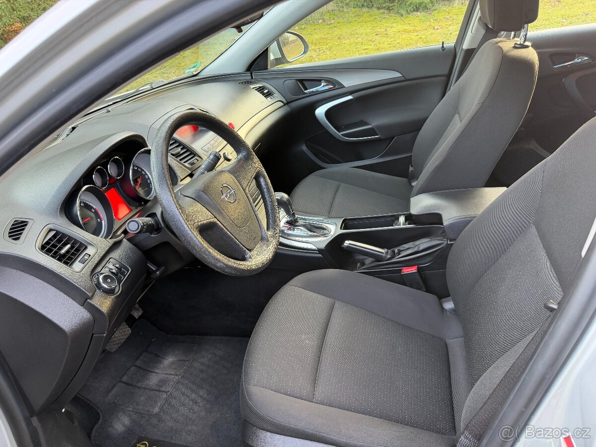 Opel Insignia, rv 09.2010, 145824 km - 8