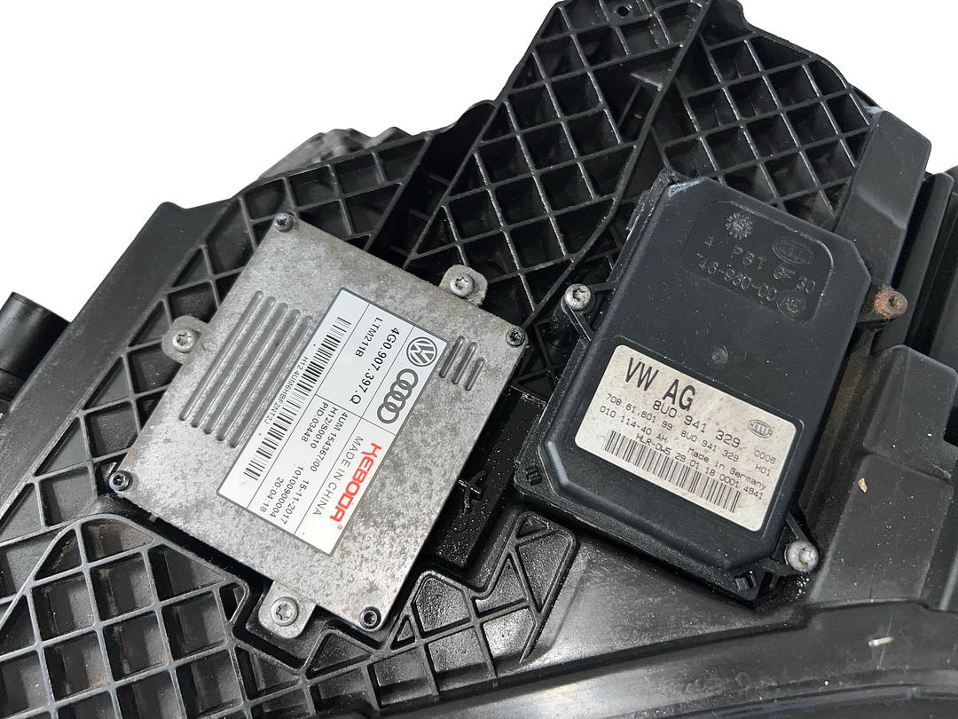 Pravý xenon 3V1941016A Škoda Superb 3 r.v. 2018 - 8