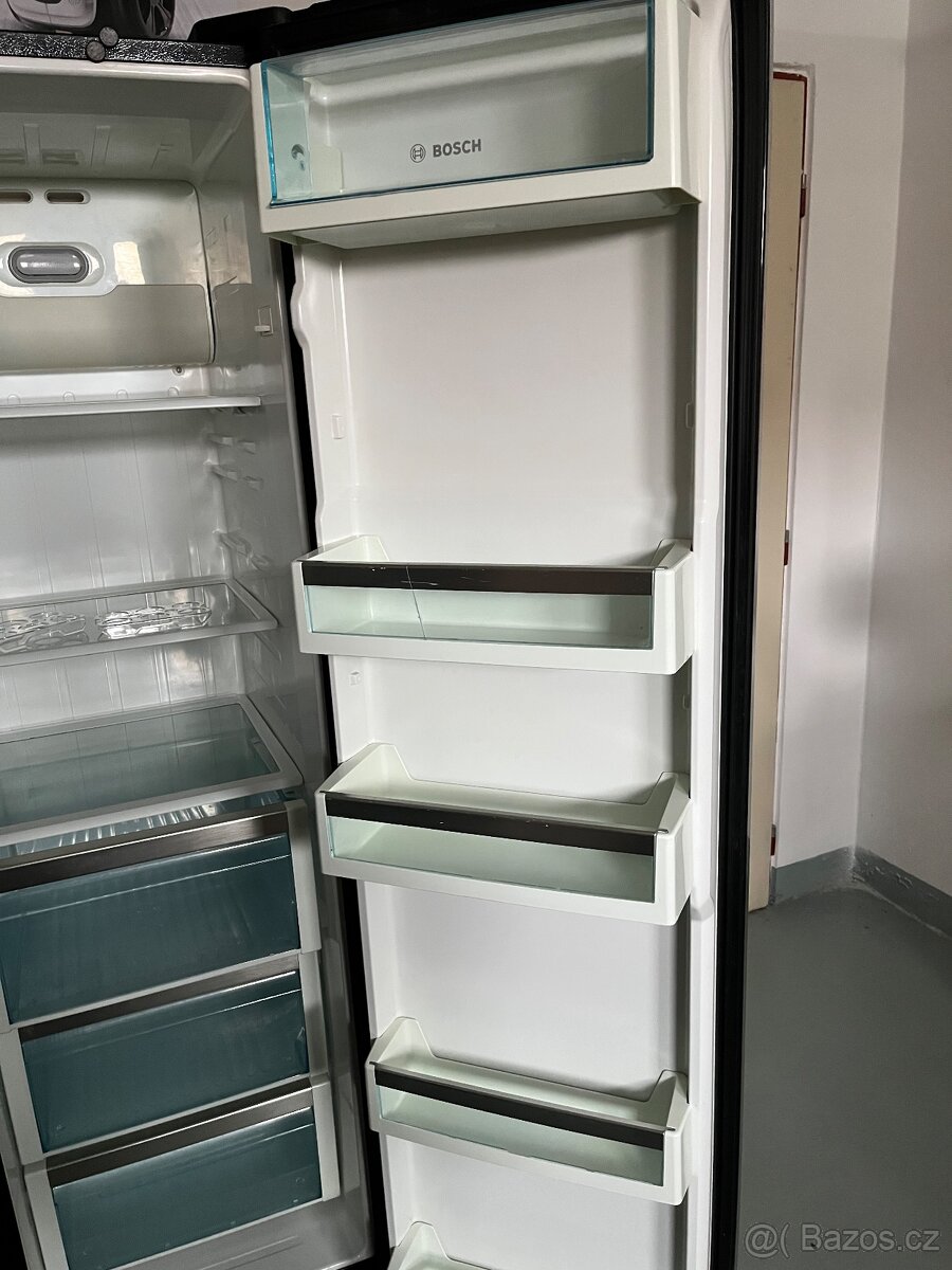 Prodám americkou lednici BOSCH – side by side, černá - 8
