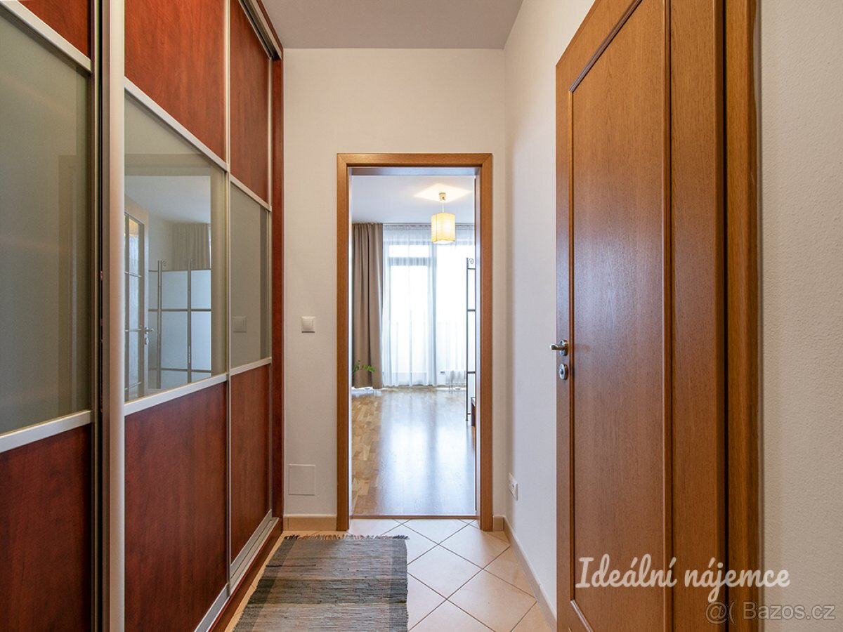 Pronájem bytu 1+kk, Poupětova, Holešovice, 21500 Kč/měs, 50 - 8