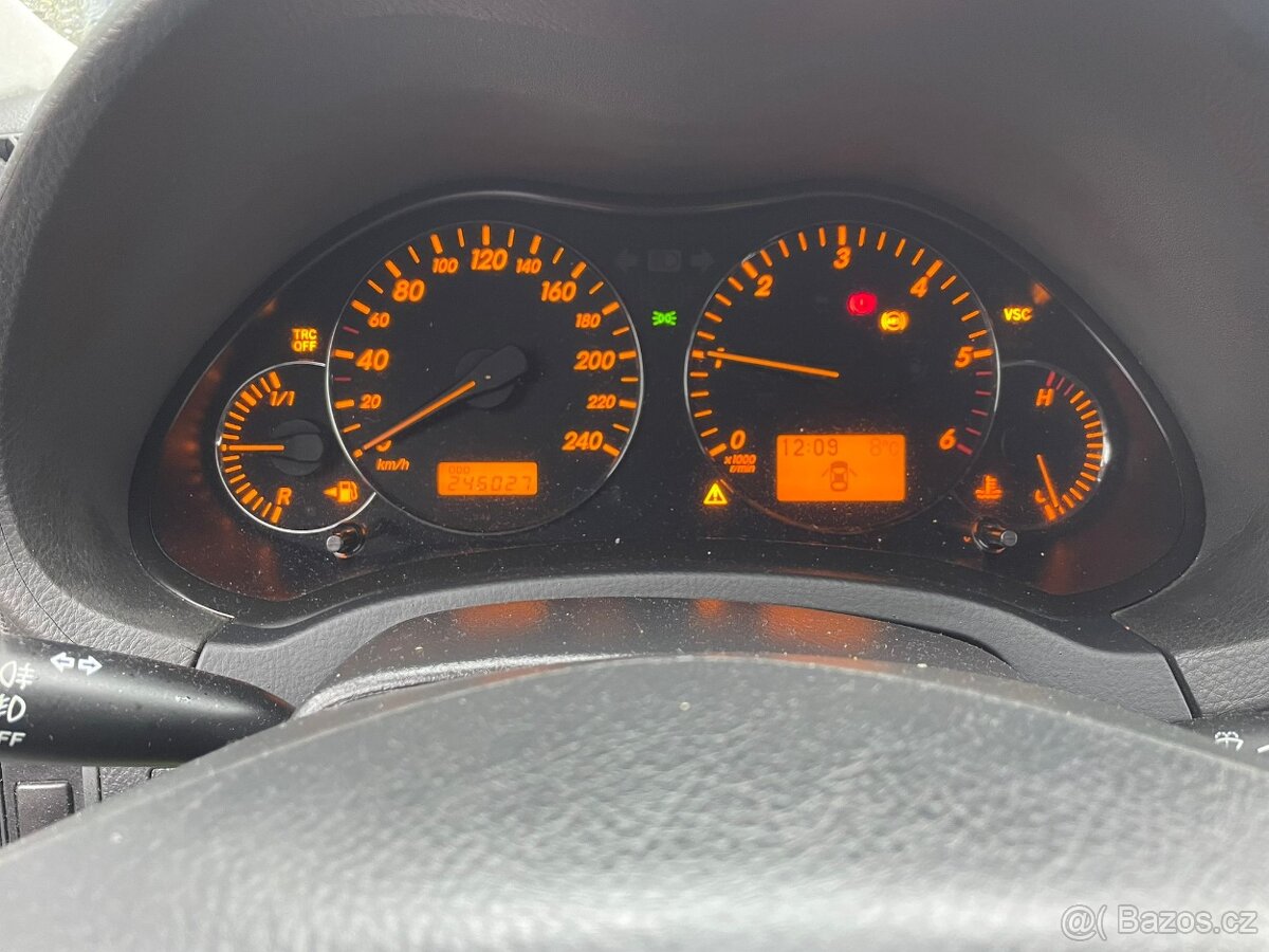 Toyota Avensis T25 D-CAT 130kw 2.2 d4d 2009 - 8