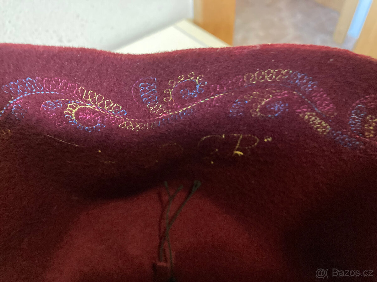 Fez, pokrývka hlavy, vyšívaný za 800 kč - 8