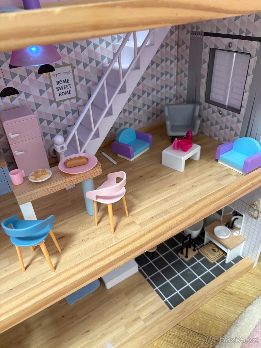 Dřevěný domeček pro panenky - 8