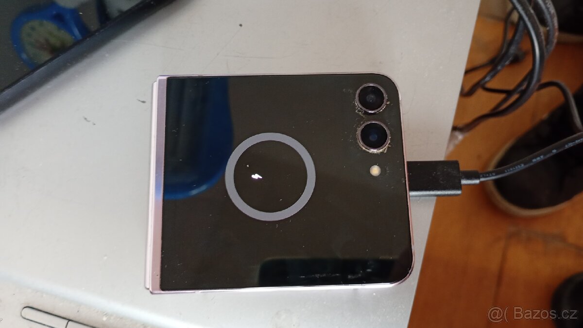 Samsung Galaxy Flip 6 - 8