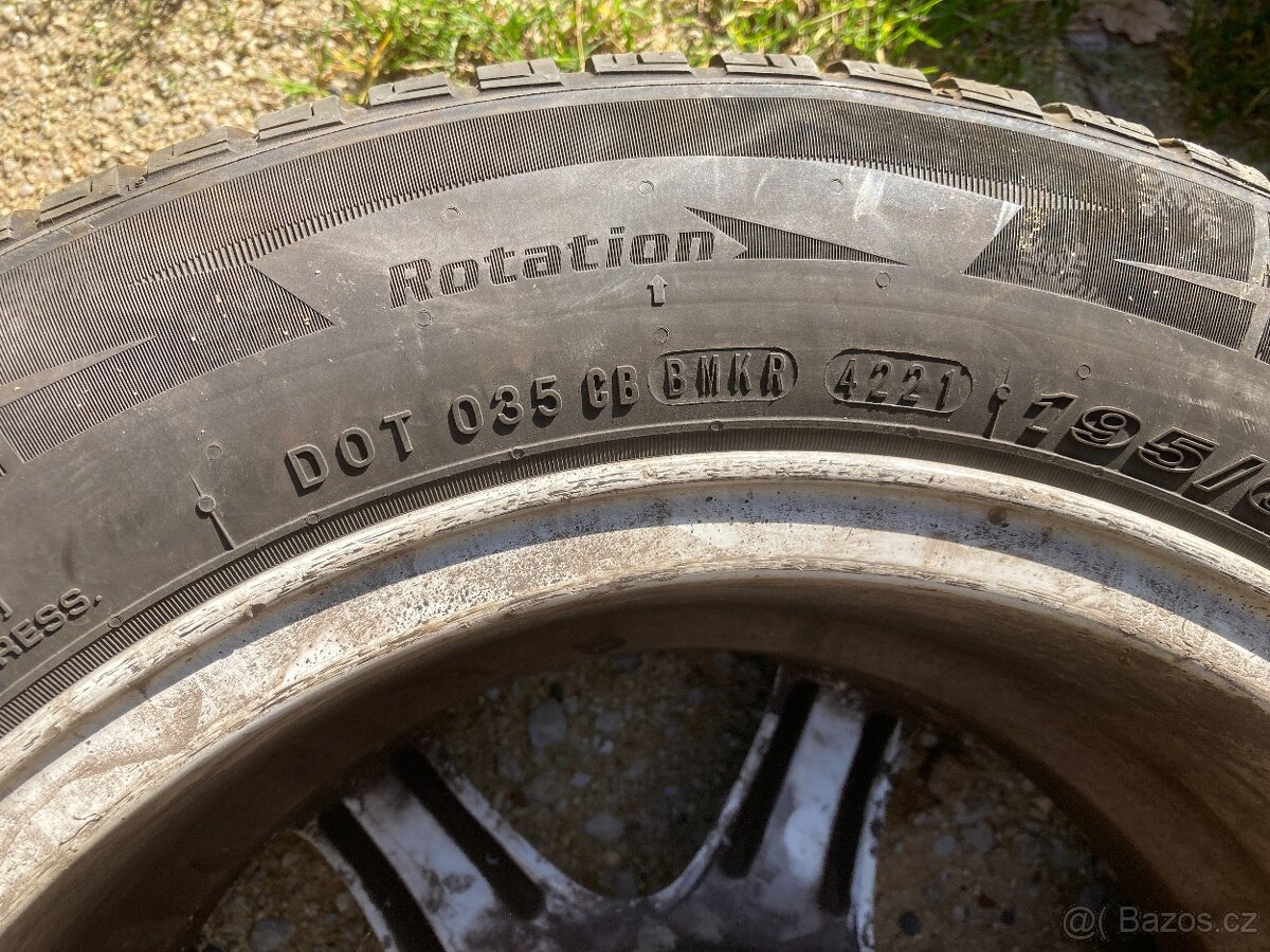 Volvo V70 I 15" kola 4 ks + zimni pneu na dojezd [REZERVACE - 8