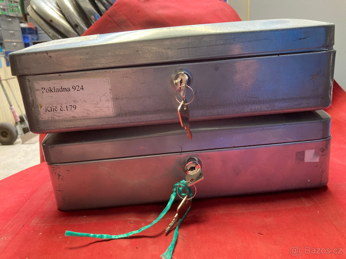 Pokladnička, trezorek, kasička, dva kusy za 500 k s poštou - 8
