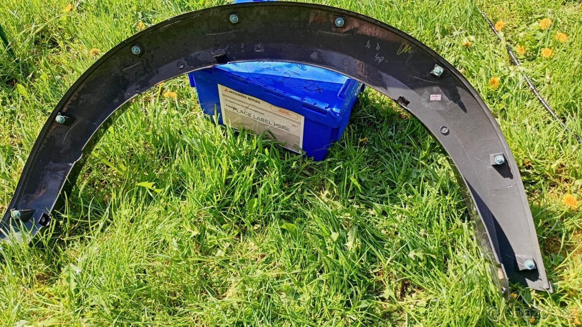 Prodám nové nepoužité originál OEM díly Mitsubishi - 8