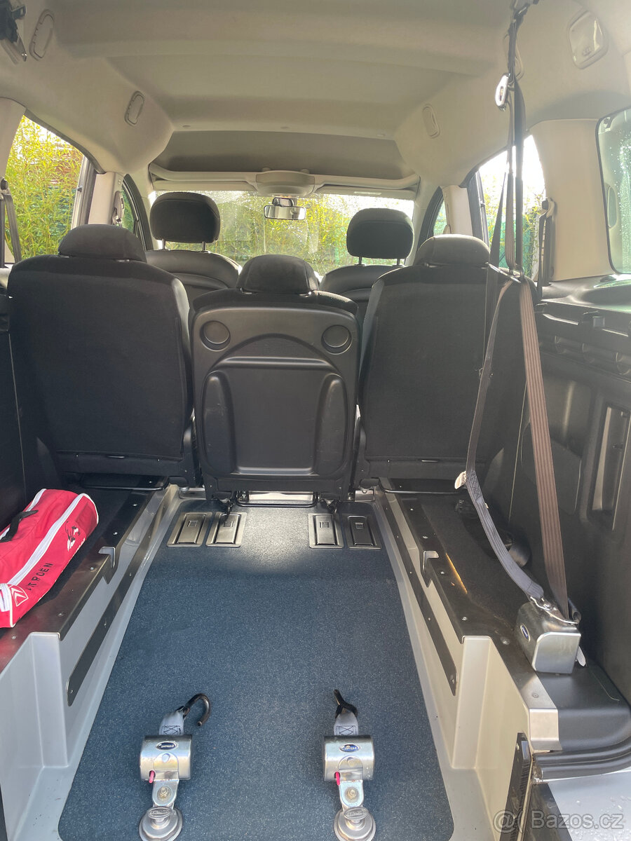 Citroën Berlingo: rampa pro vozíčkáře - 8