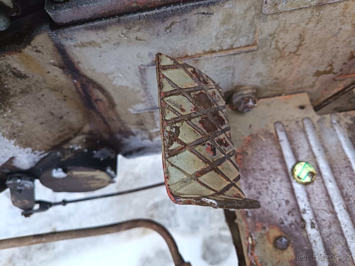 Zetor 2511 ( 2011 ) bez TP. rv 1976 - 8