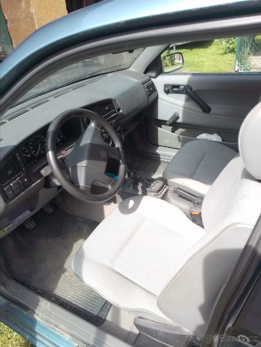 Volkswagen PASSAT B3 1.8 CL - 8