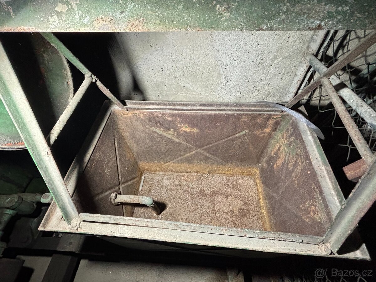 Stabilní motor Slávie - 8