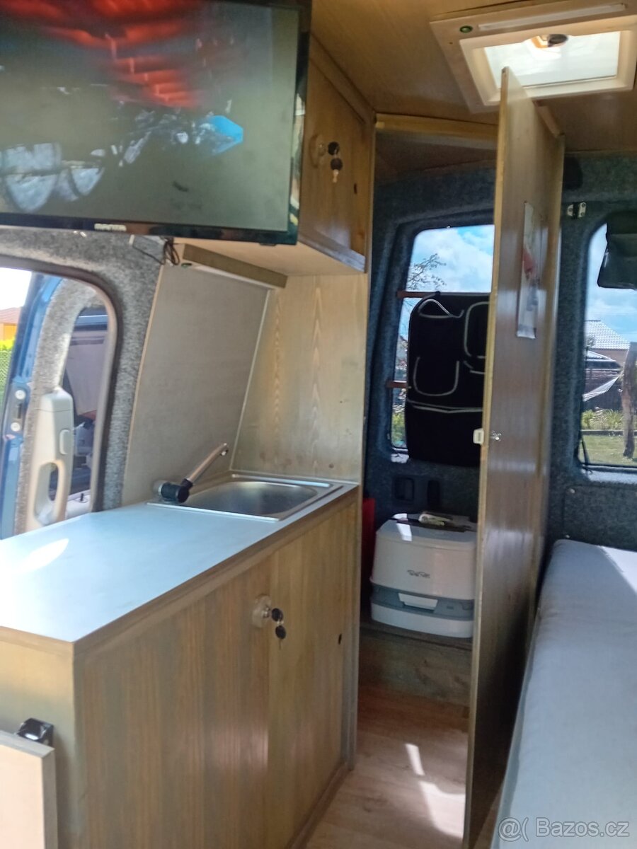Obytný vůz Mercedes Vito - 8