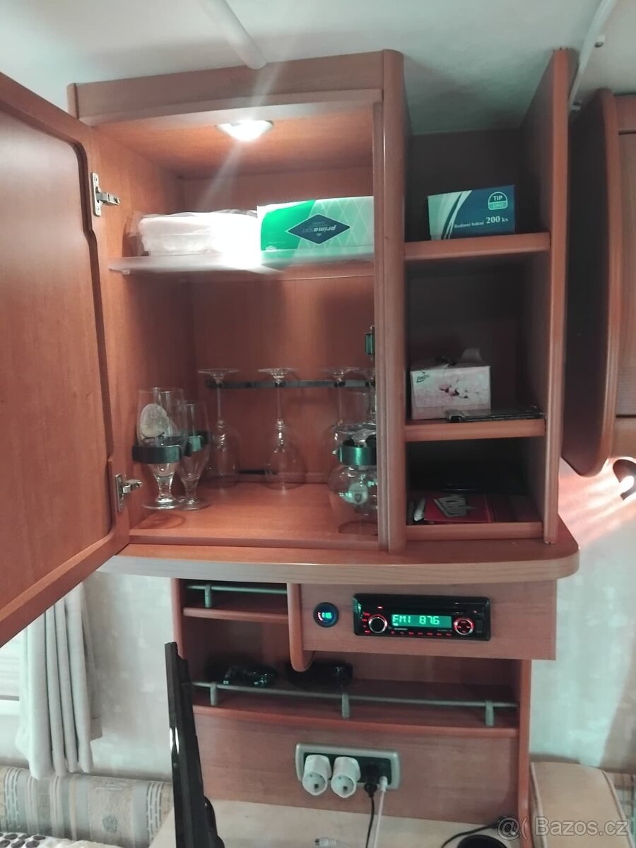 PRODÁM DVOUOSÝ KARAVAN CAMEO BESSACAR 550 GL - 8