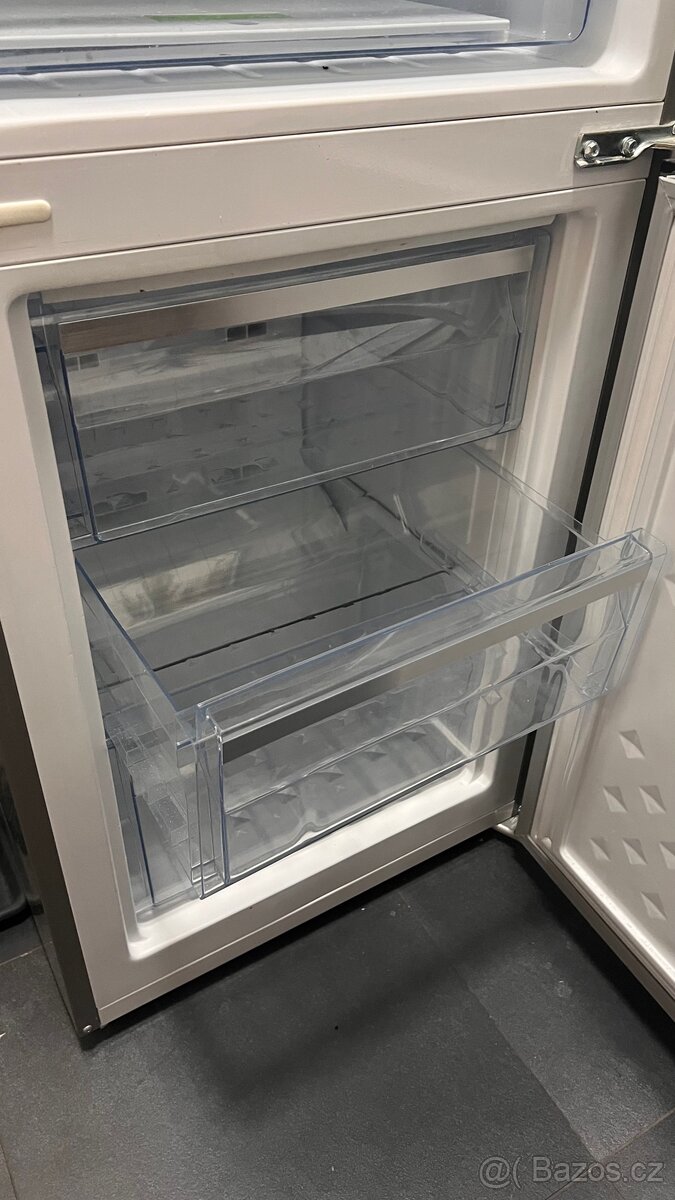 Lednice Amica vc 1802 afx - 8