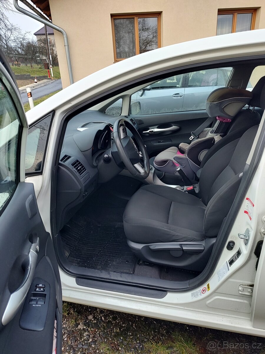 Toyota Auris 1.6 - 8