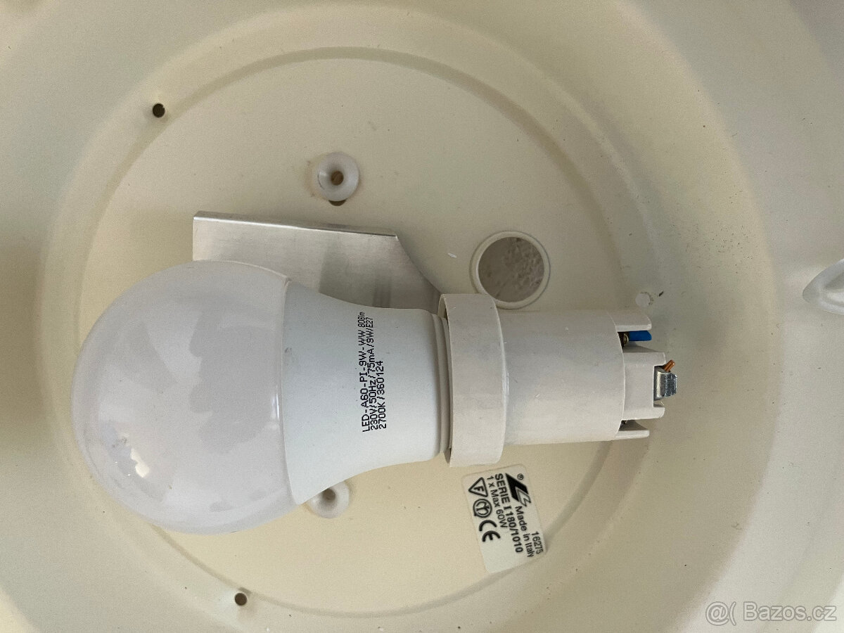 8ks světlo + 9ks žárovka - 8