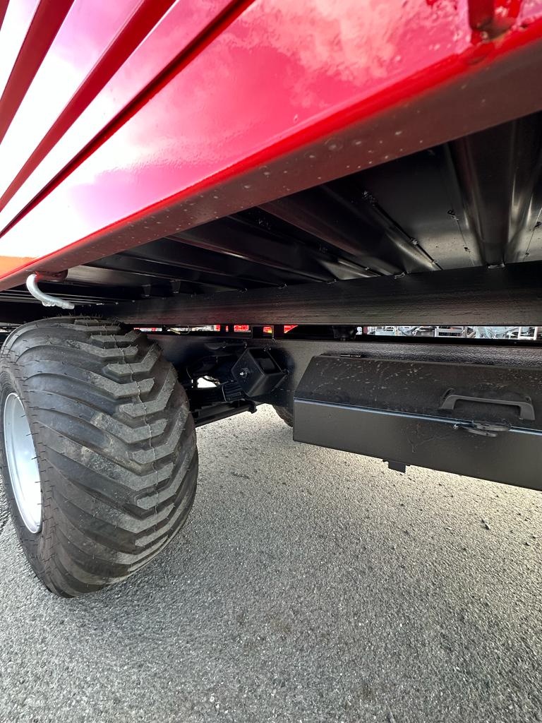 Traktorový návěs TINAZ 6 t - 8