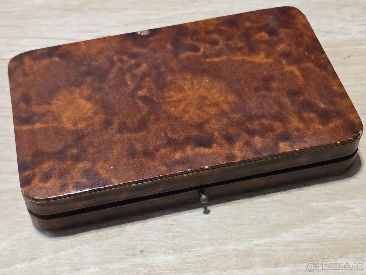 Rarita - německá lišta v etuji s EK2 na bílé stuze - 8