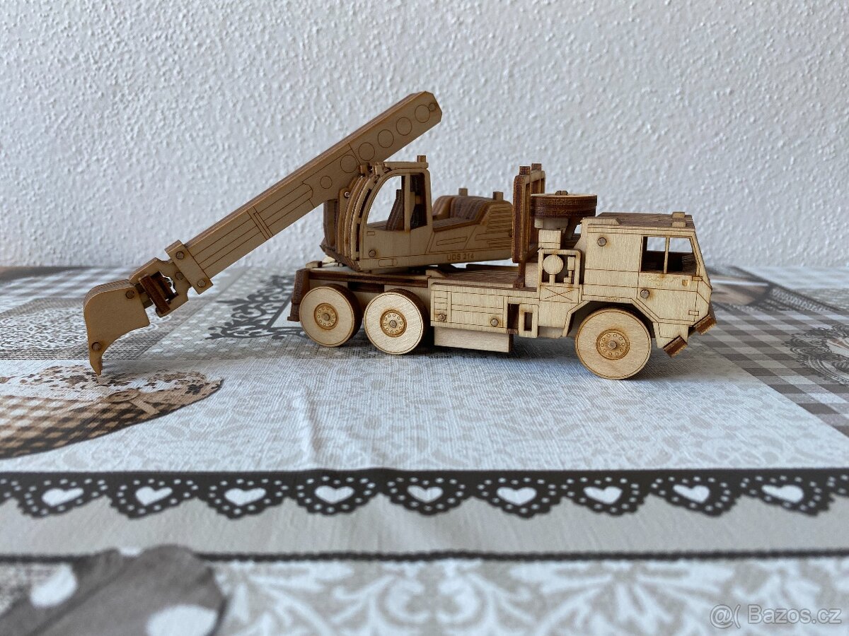 Nový dřevěný model TATRA 815-7 UDS - 8