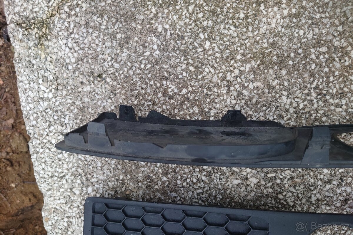 Volvo S80 - kryty předních mlhovek - 8