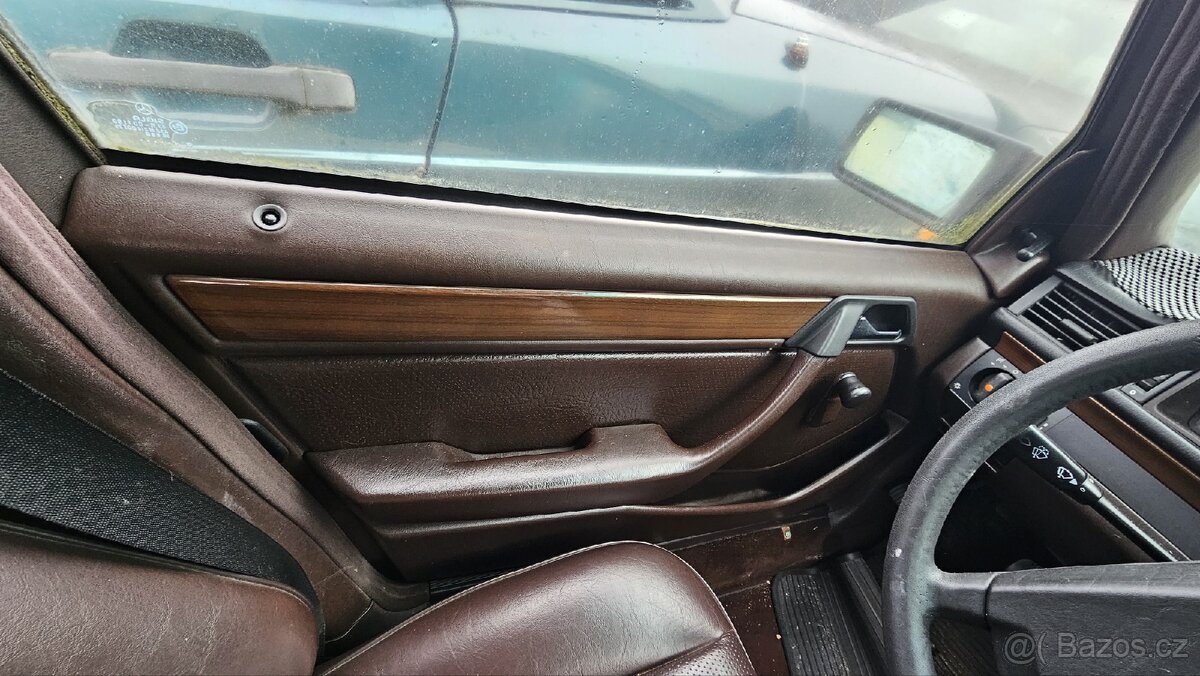 W124 200D manual - 8