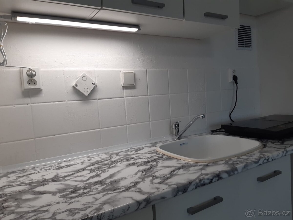Pronájem bytu 1+kk - 8