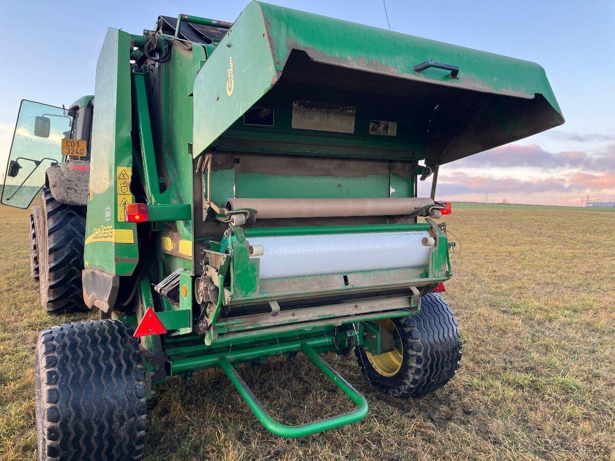 Lis na kulaté balíky John Deere - 8