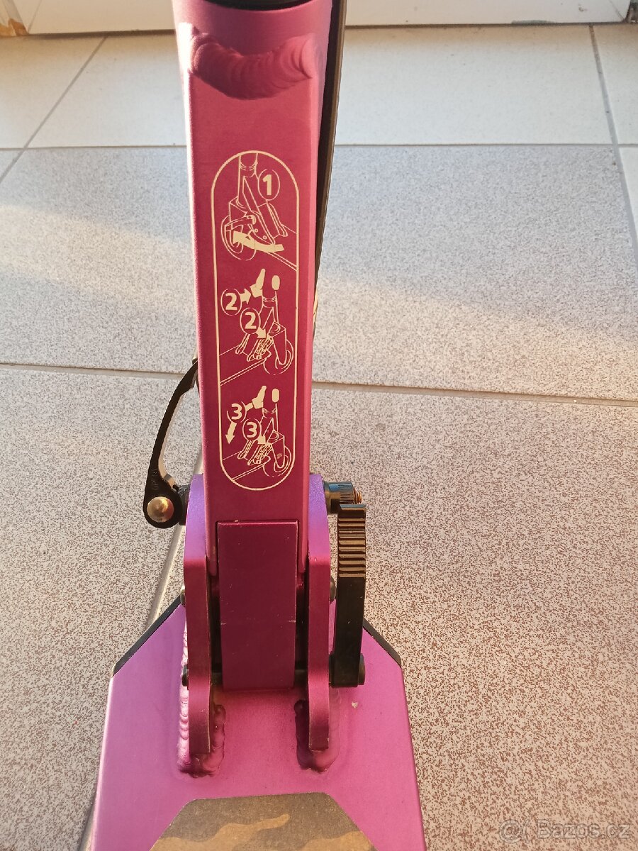 Dětská koloběžka - 8