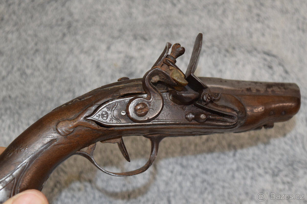Malá křesadlová pistolka - 8