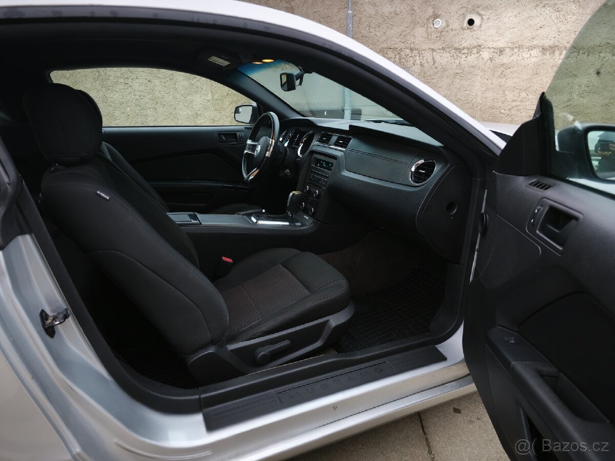 Ford Mustang 3.7 - 8