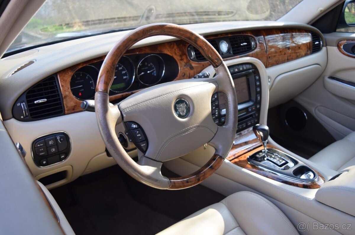 Jaguar XJ-R 4.2 V8 2004 - 8