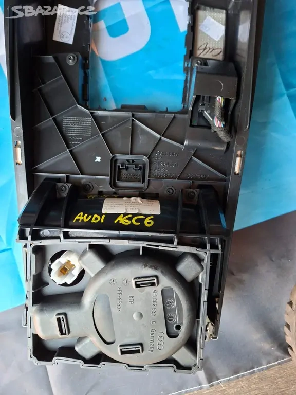 Středová konzole Audi A6C6 4f - 8