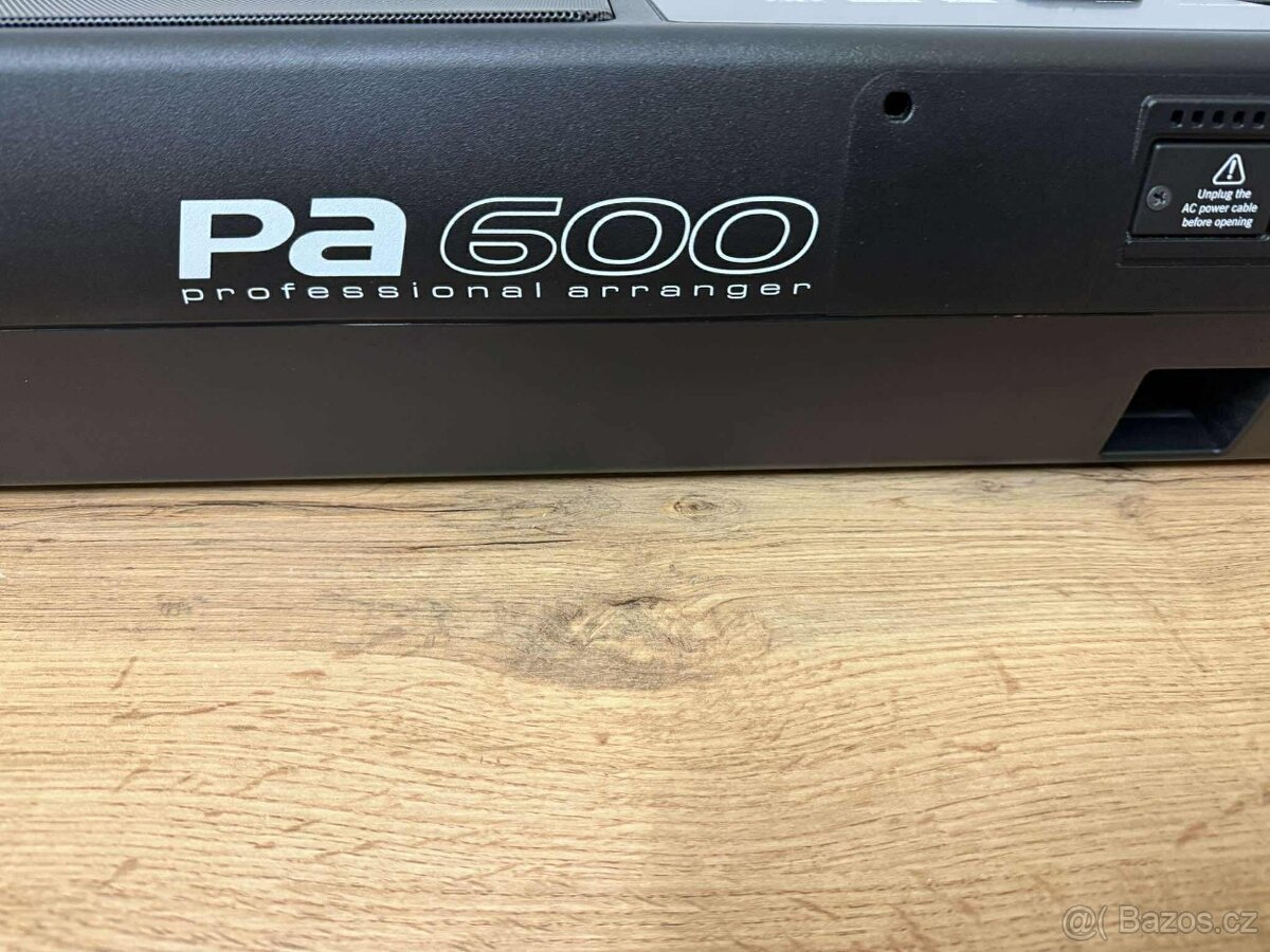 klávesy Korg Pa600 - 8