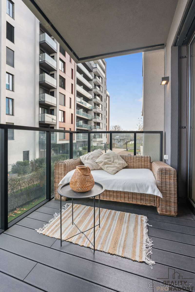 Pronájem bytu 2+kk/B, OV, 65 m2, Praha 7 - Holešovice - 8